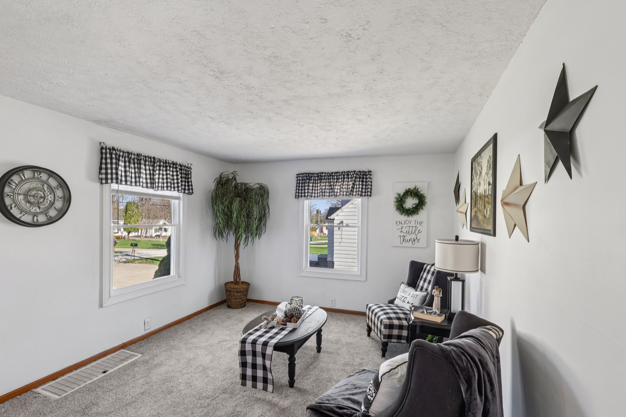 Orchard Dr-S0904-011.jpg