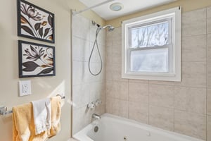 Orchard Dr-S0904-020.jpg