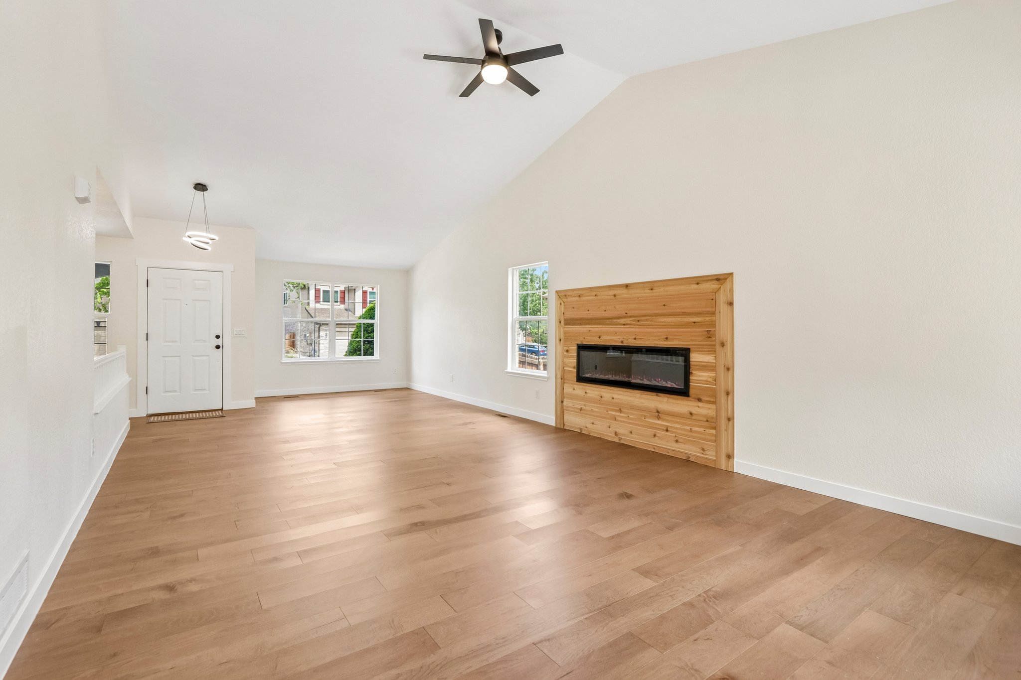 Dharma Ave-S2904-004.jpg