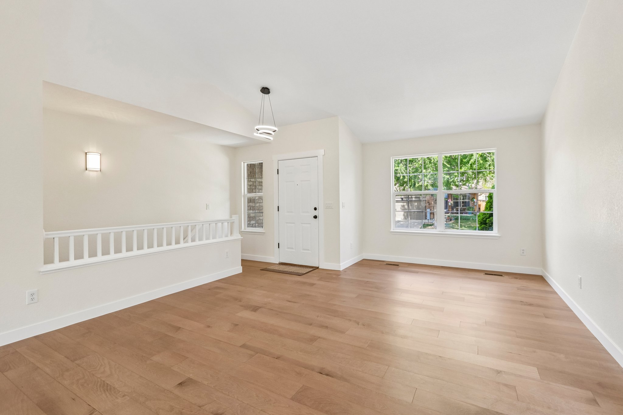 Dharma Ave-S2904-007.jpg