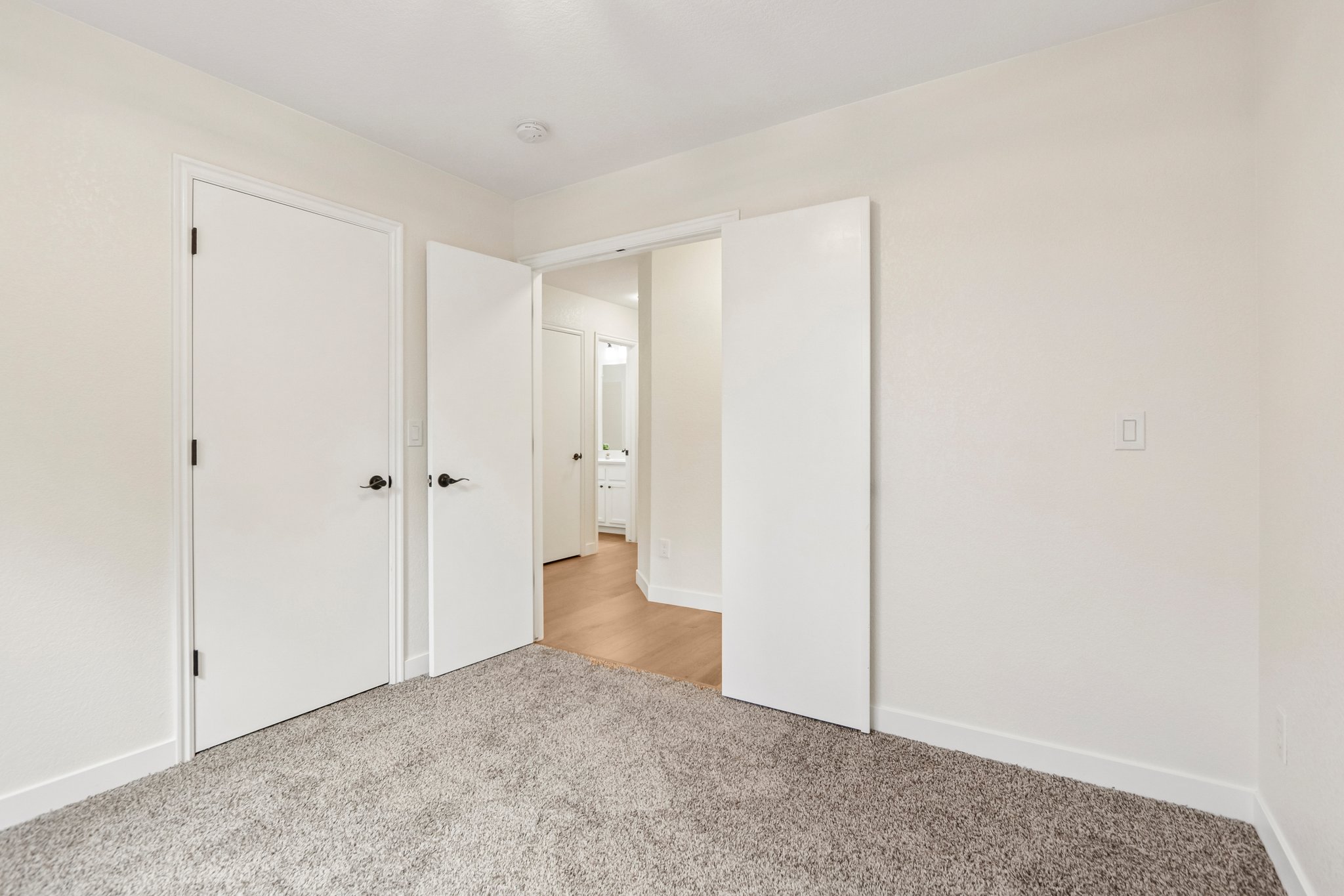 Dharma Ave-S2904-019.jpg