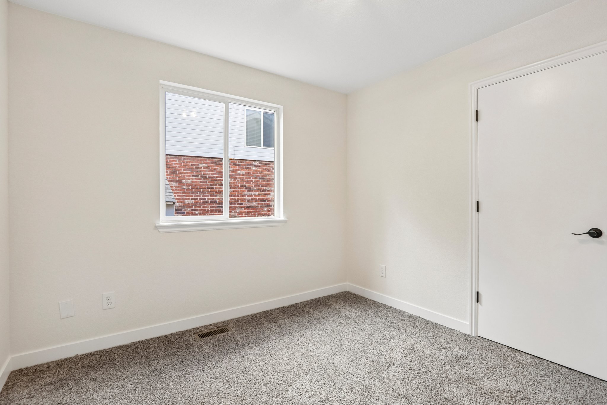 Dharma Ave-S2904-020.jpg