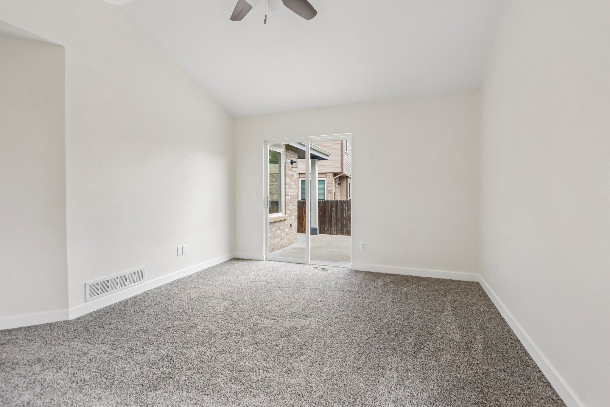 Dharma Ave-S2904-022.jpg