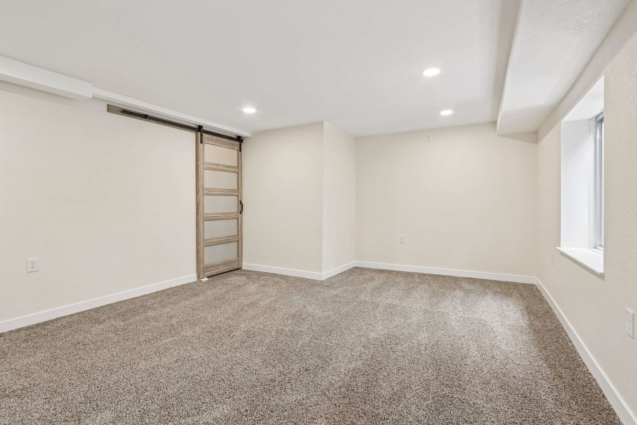 Dharma Ave-S2904-029.jpg