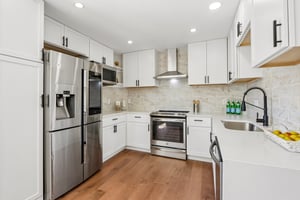 Dharma Ave-S2904-012.jpg