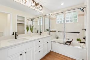 Dharma Ave-S2904-024.jpg