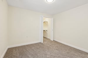 Dharma Ave-S2904-032.jpg
