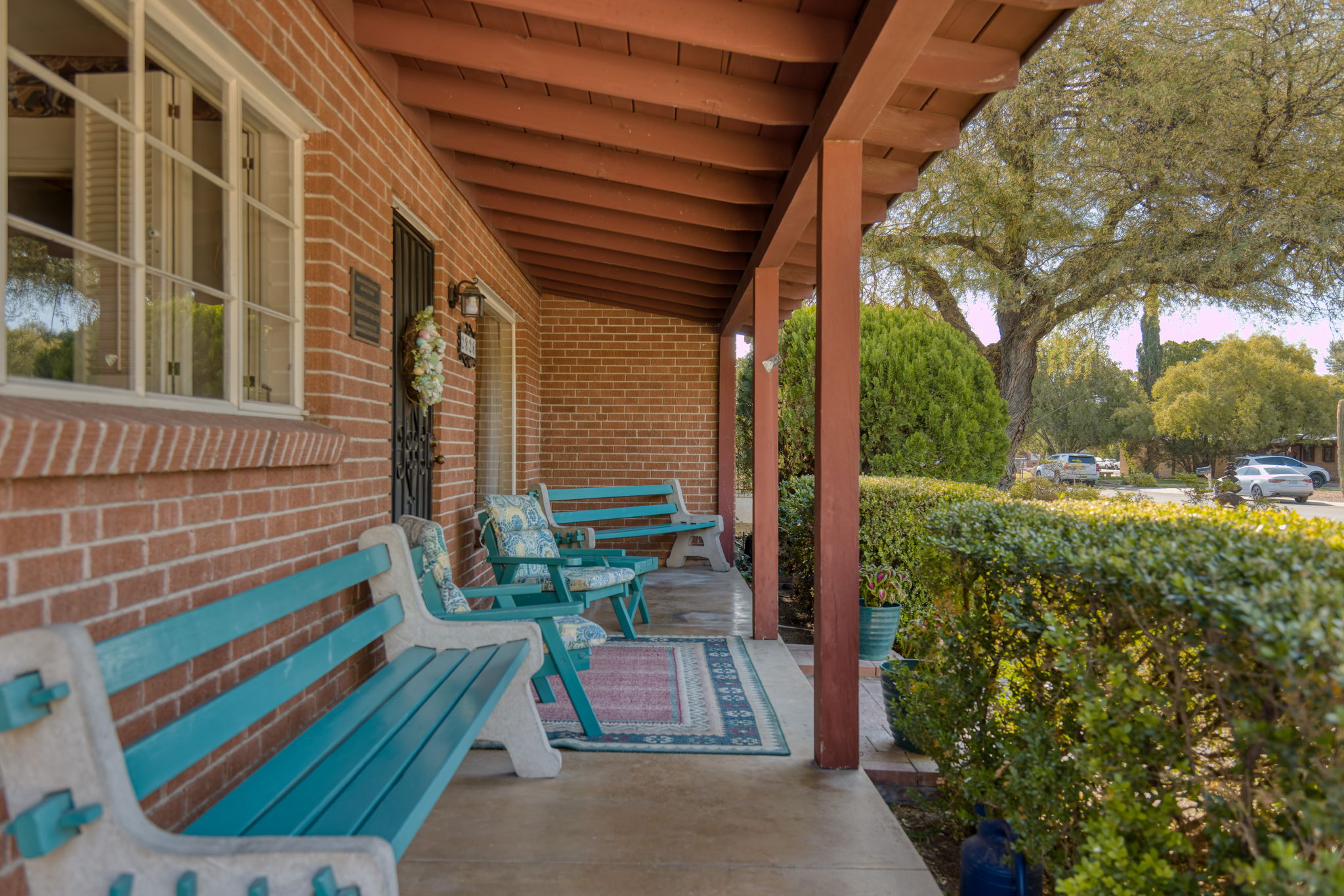 Front Porch/Entrance
