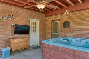 Screened-in Porch
