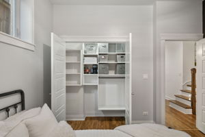  Photo 33
