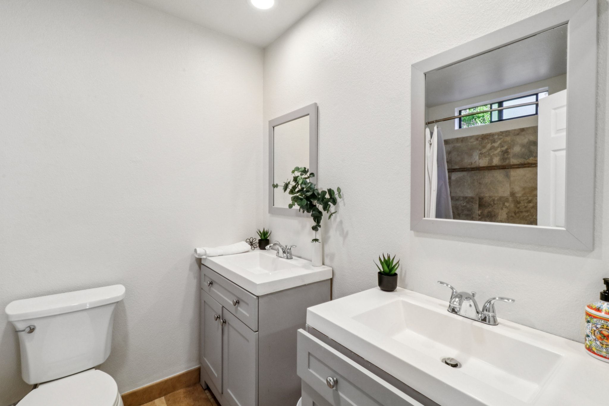 Forest View Way-S1411-025.jpg