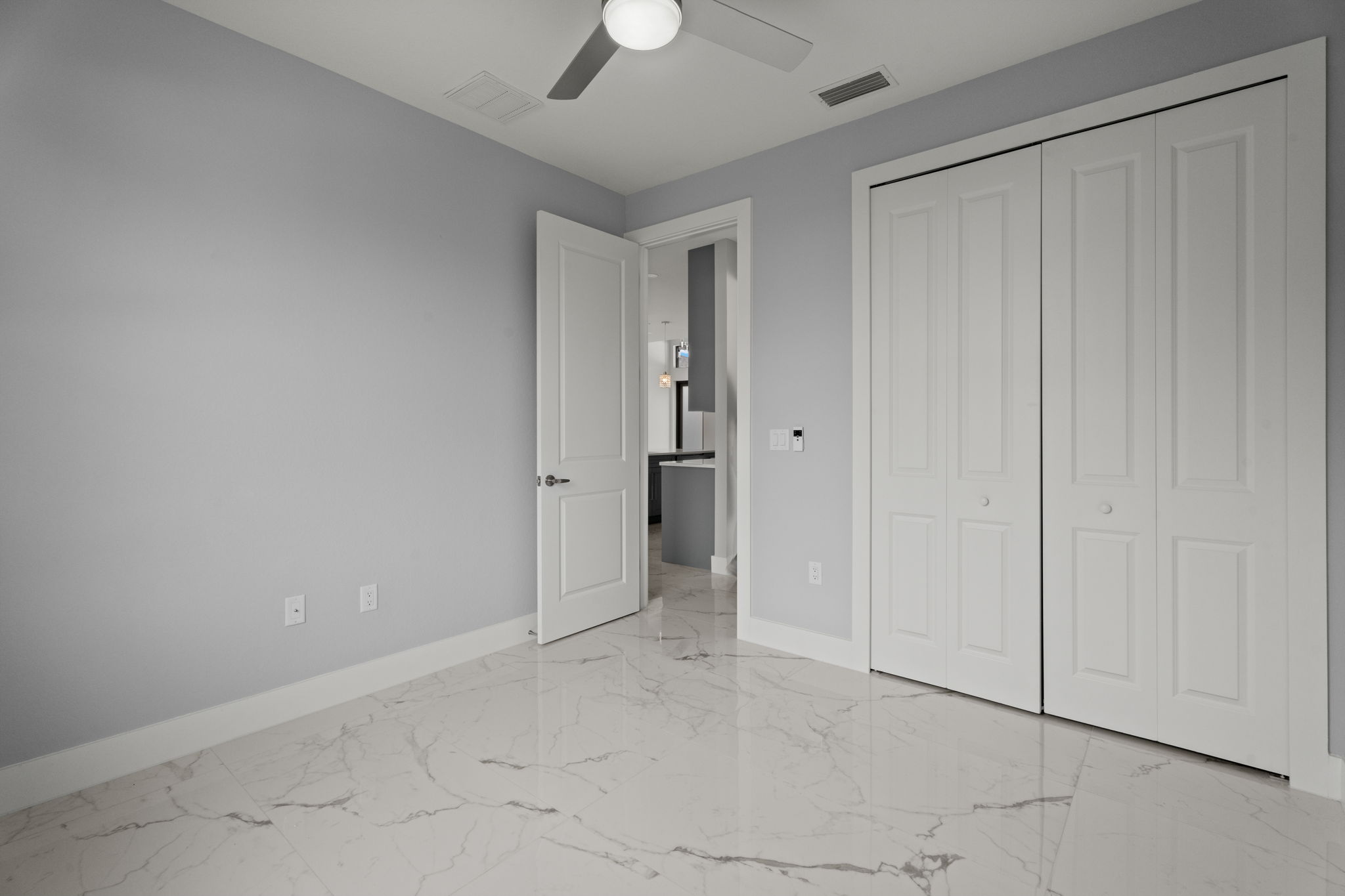Guest Bedroom 2 - 2