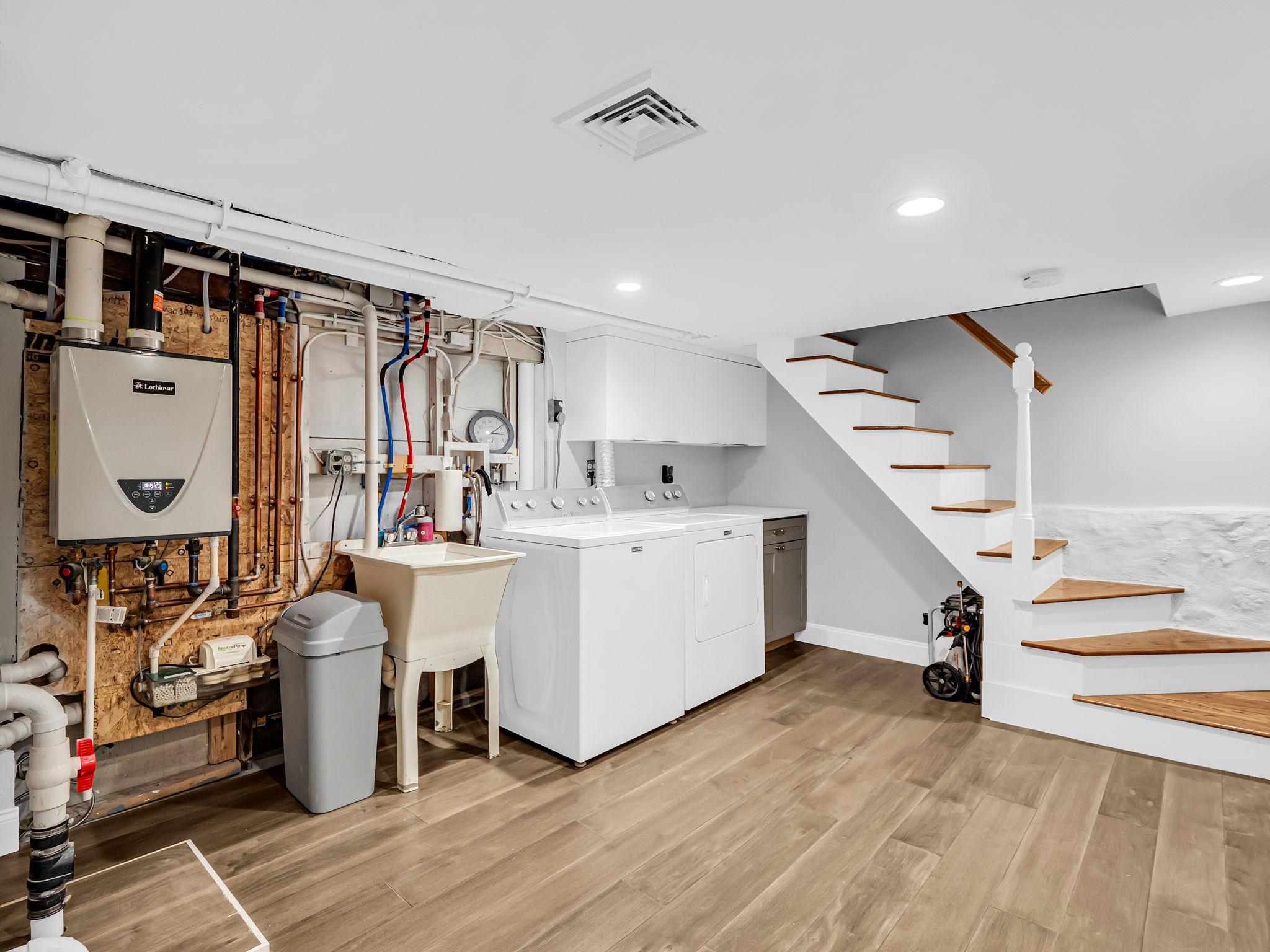 283 Ash St 1 Garden Laundry 2