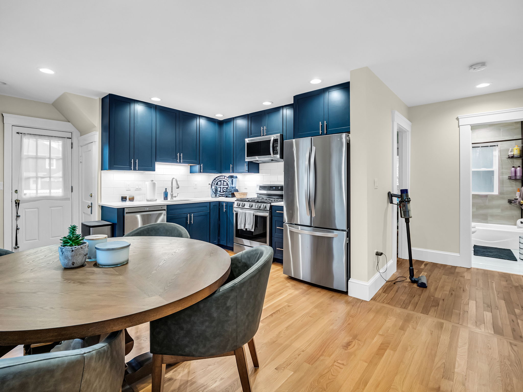 283 Ash St 1 Kitchen Dining hallway