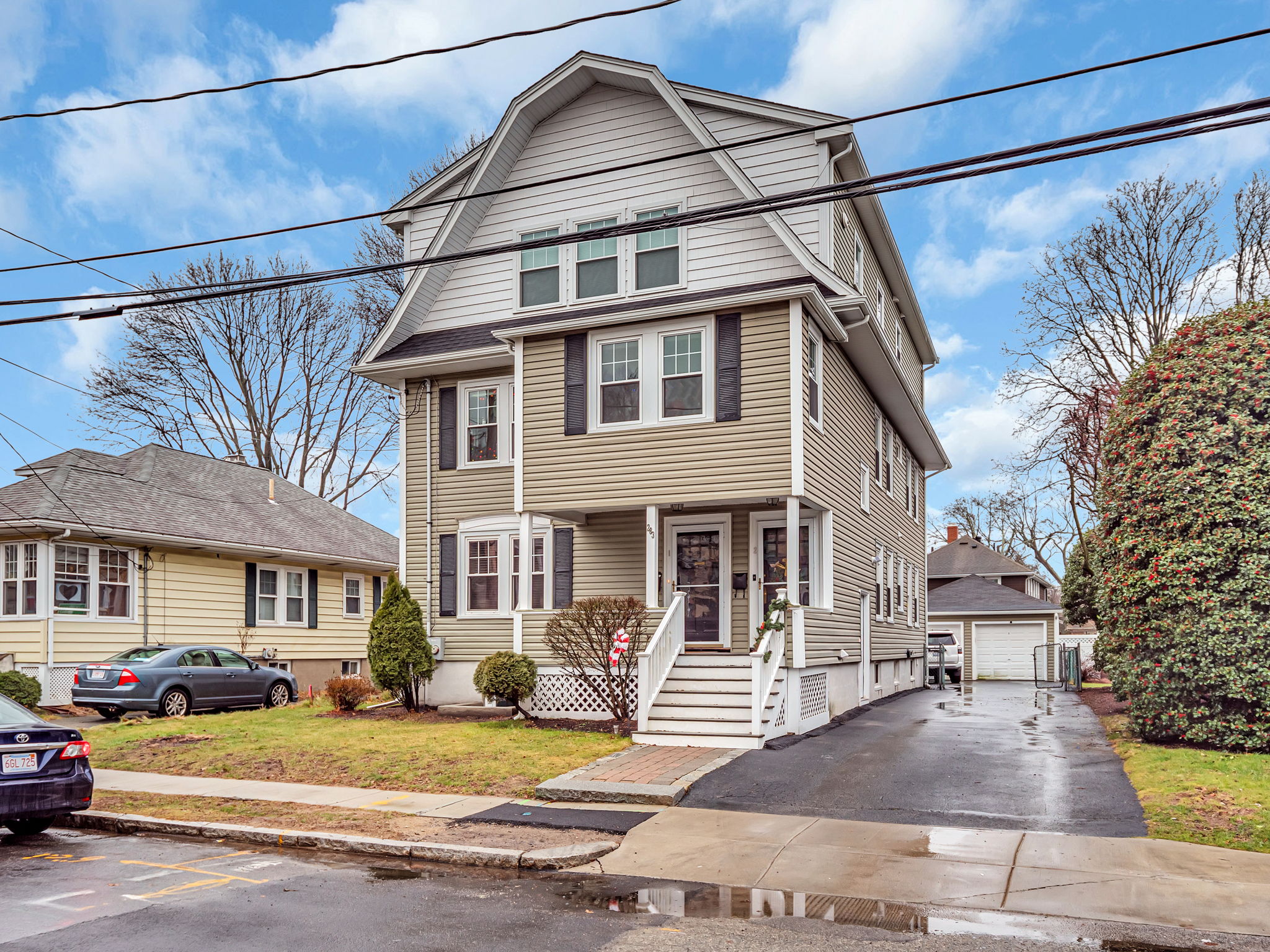 283 Ash St Exterior 3