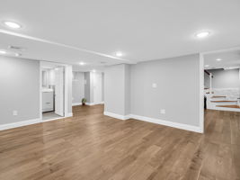 283 Ash St 1 Garden  Living 3