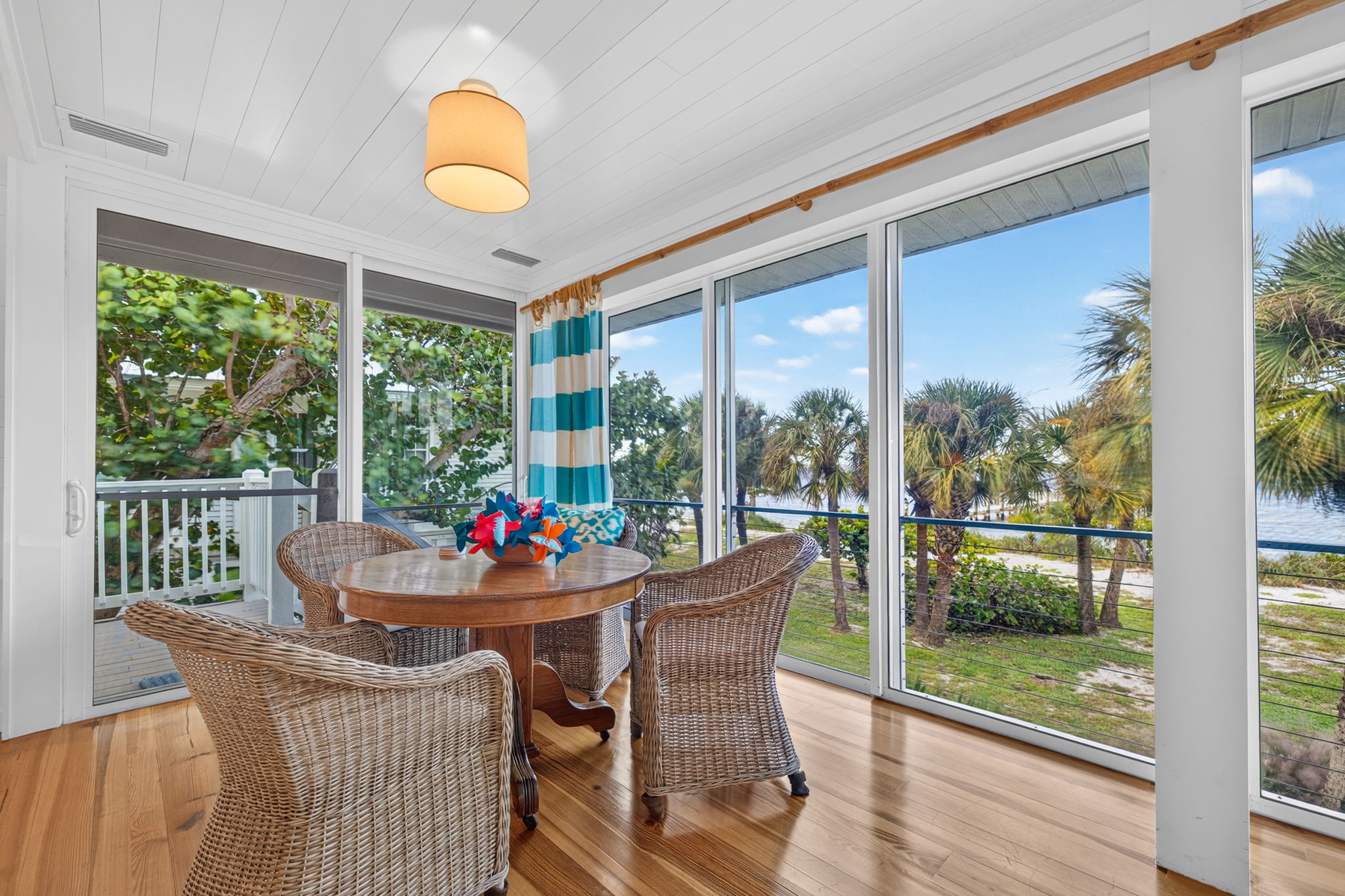 Breakfast Nook 1