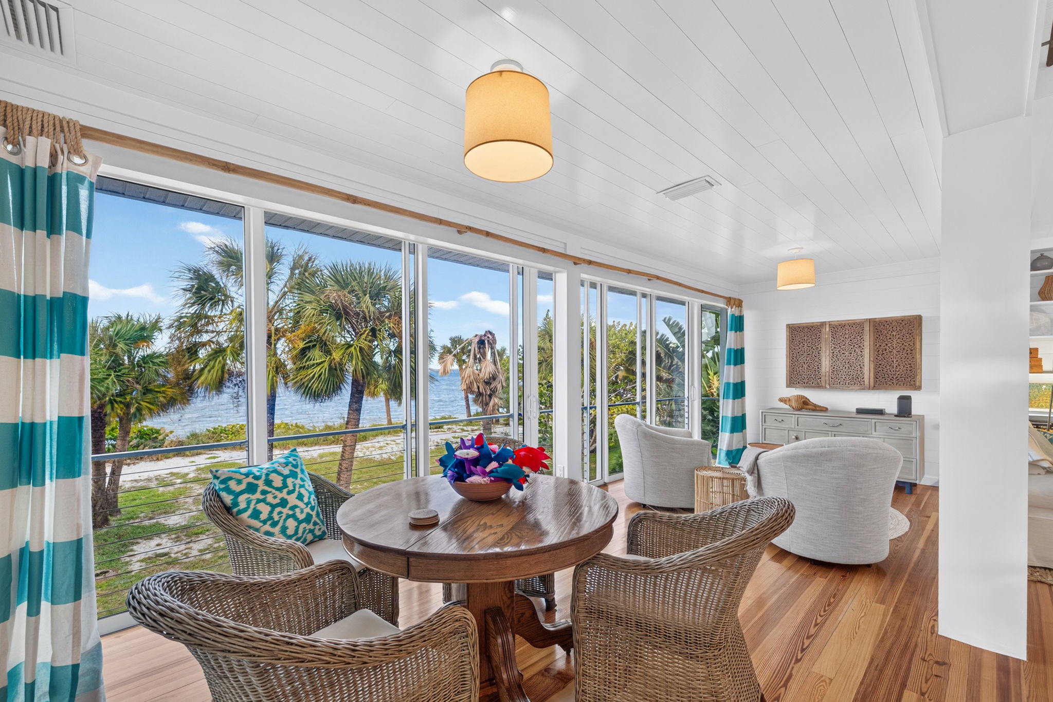 Breakfast Nook 2