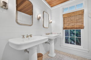 Guest Bathroom 2