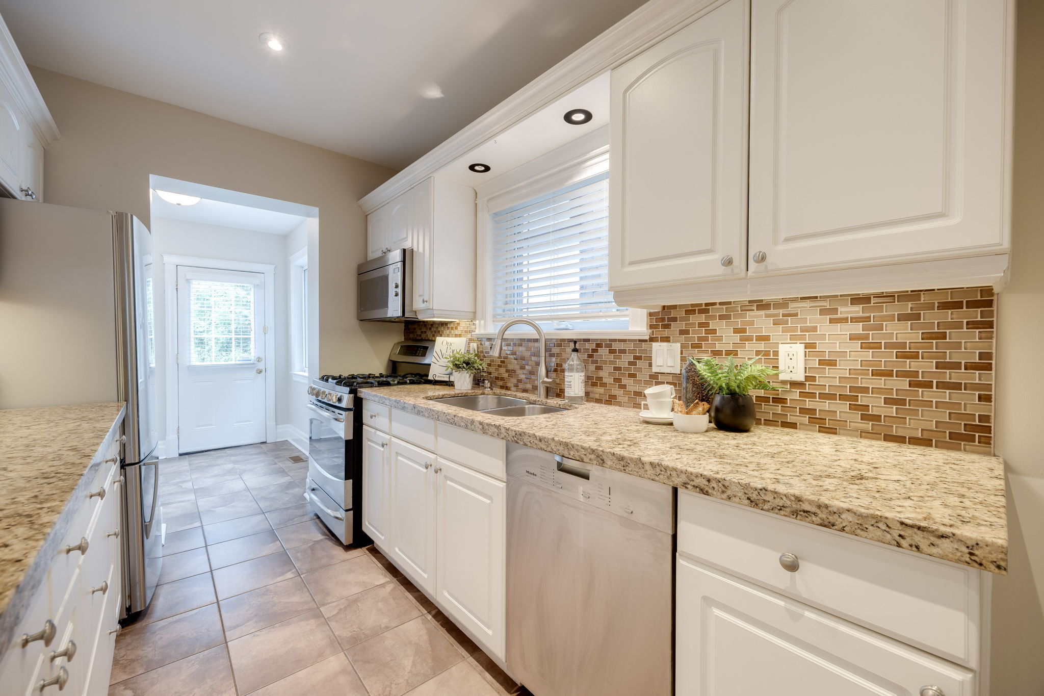 Toronto property showcase — delivered property photograph 16