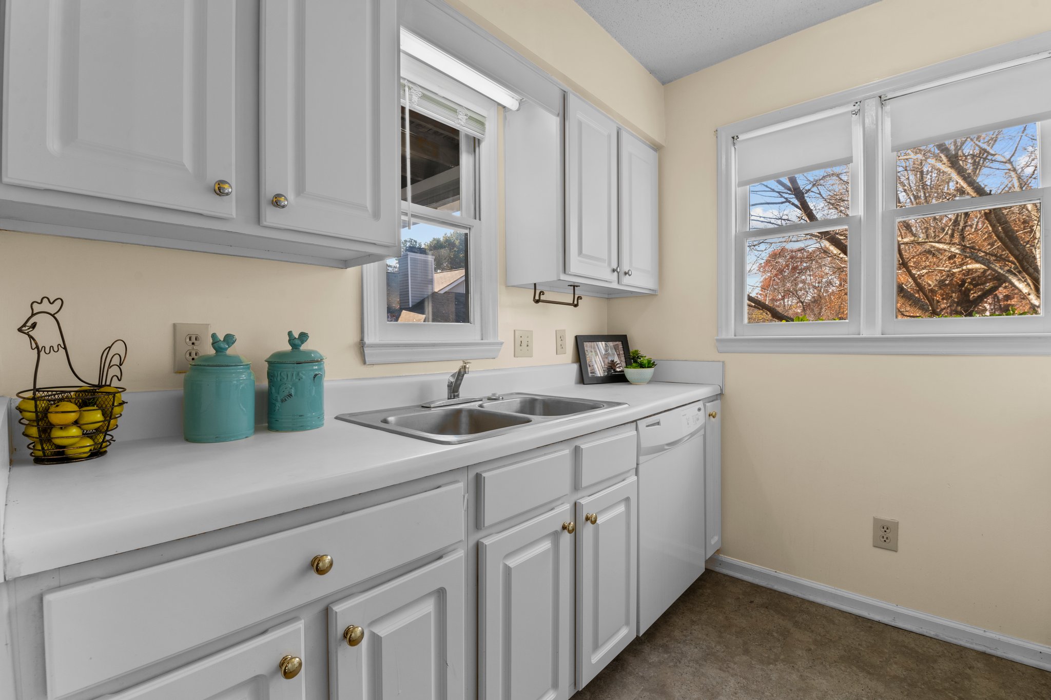 2830 Edridge Ct, Raleigh, NC 27612, USA Photo 17