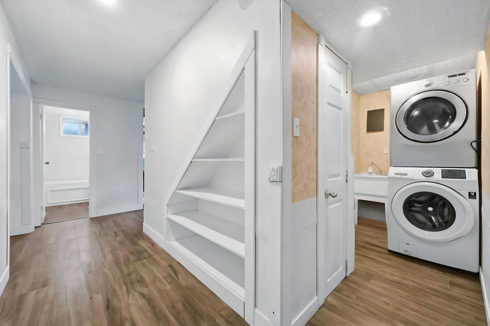  Photo 33