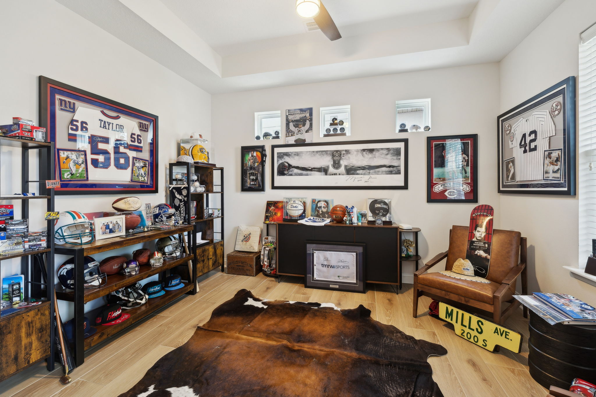 Flex Room / Office / Hobby/ Play Room