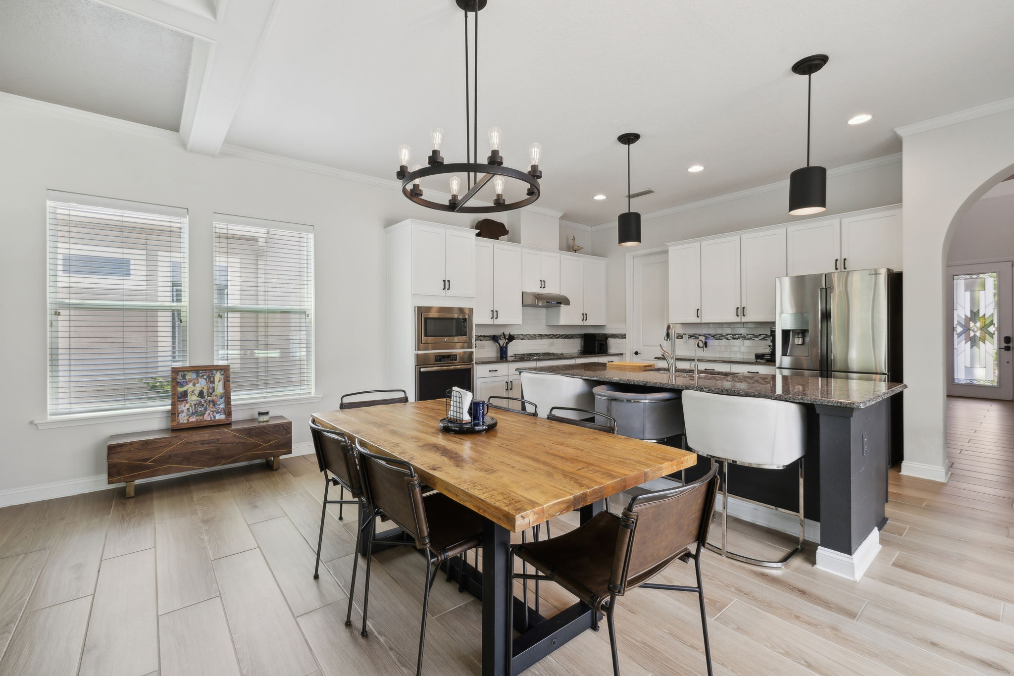 Dining & Kitchen