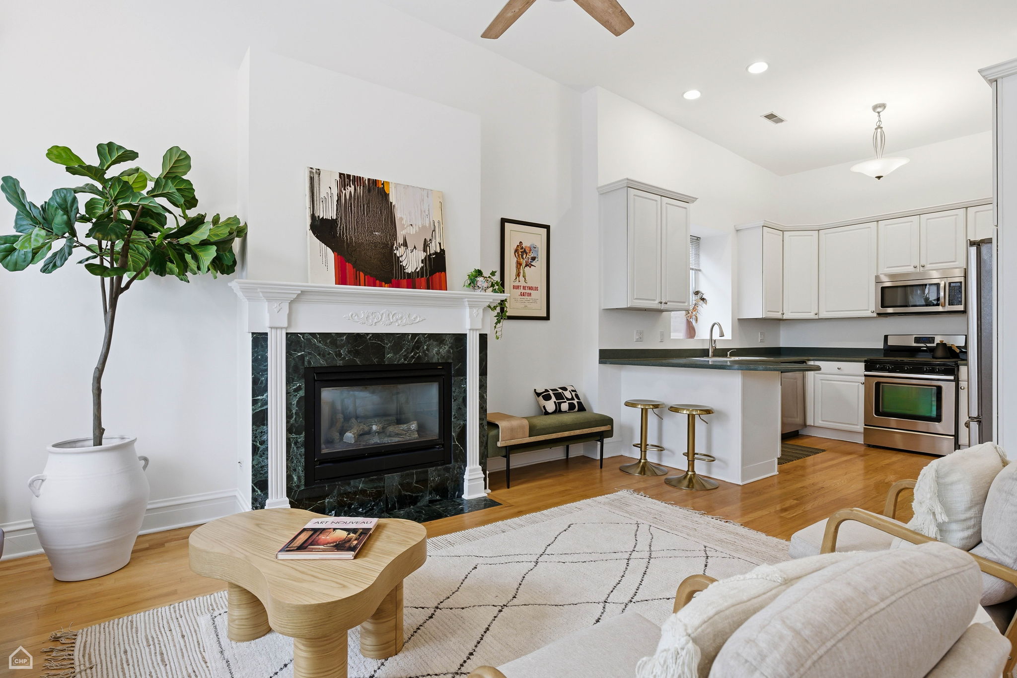 2833 N Burling St 3E - Andrew Wendt_CHP2026_007