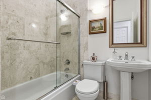 2833 N Burling St 3E - Andrew Wendt_CHP2026_014