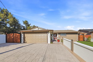 001_F8_28333 Sparrow Rd