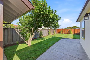 039_F8_28333 Sparrow Rd
