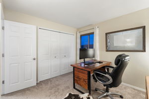 Bedroom/Office