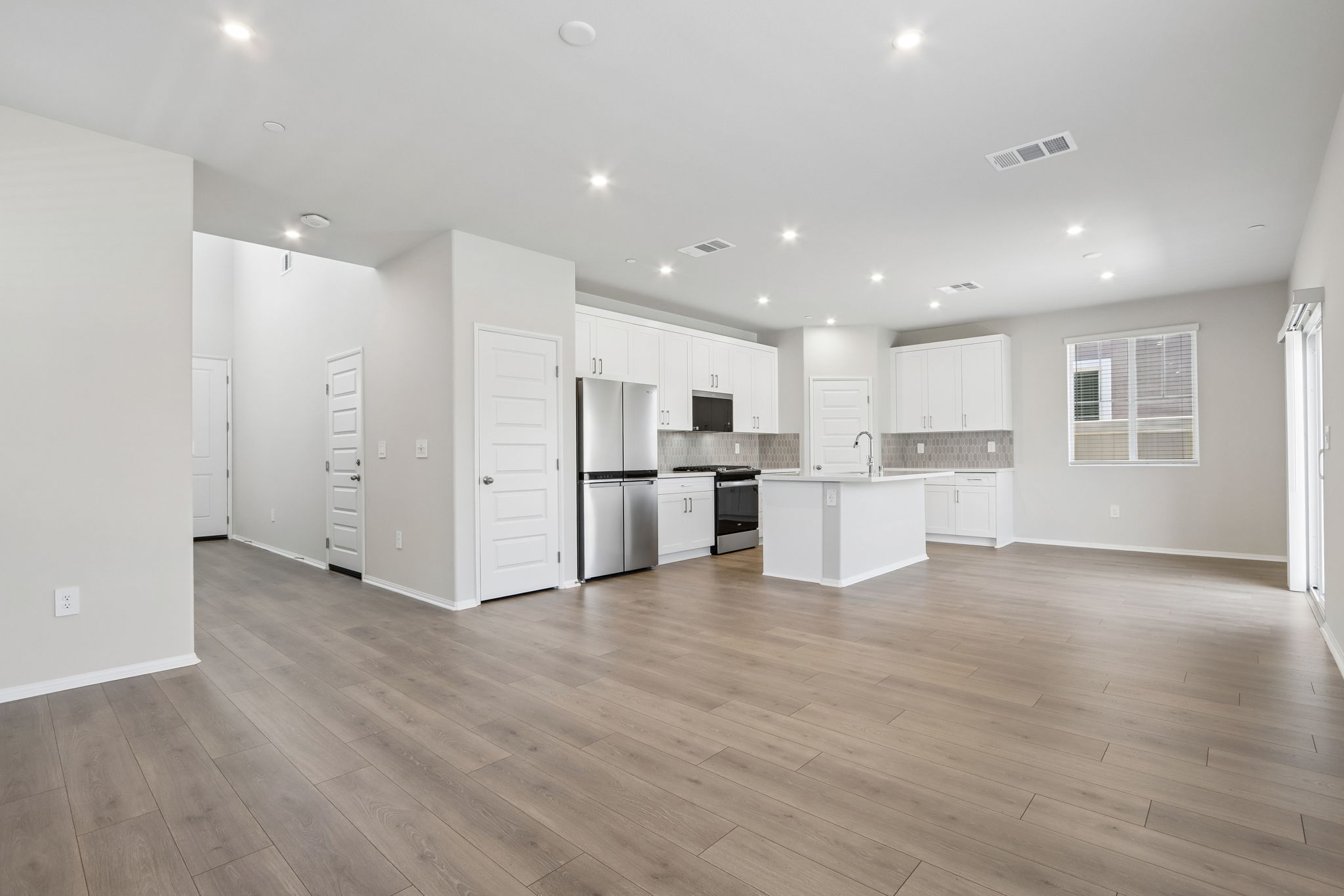 Socal - Prado - 28350 Via Alella Temecula CA 92591 - 006
