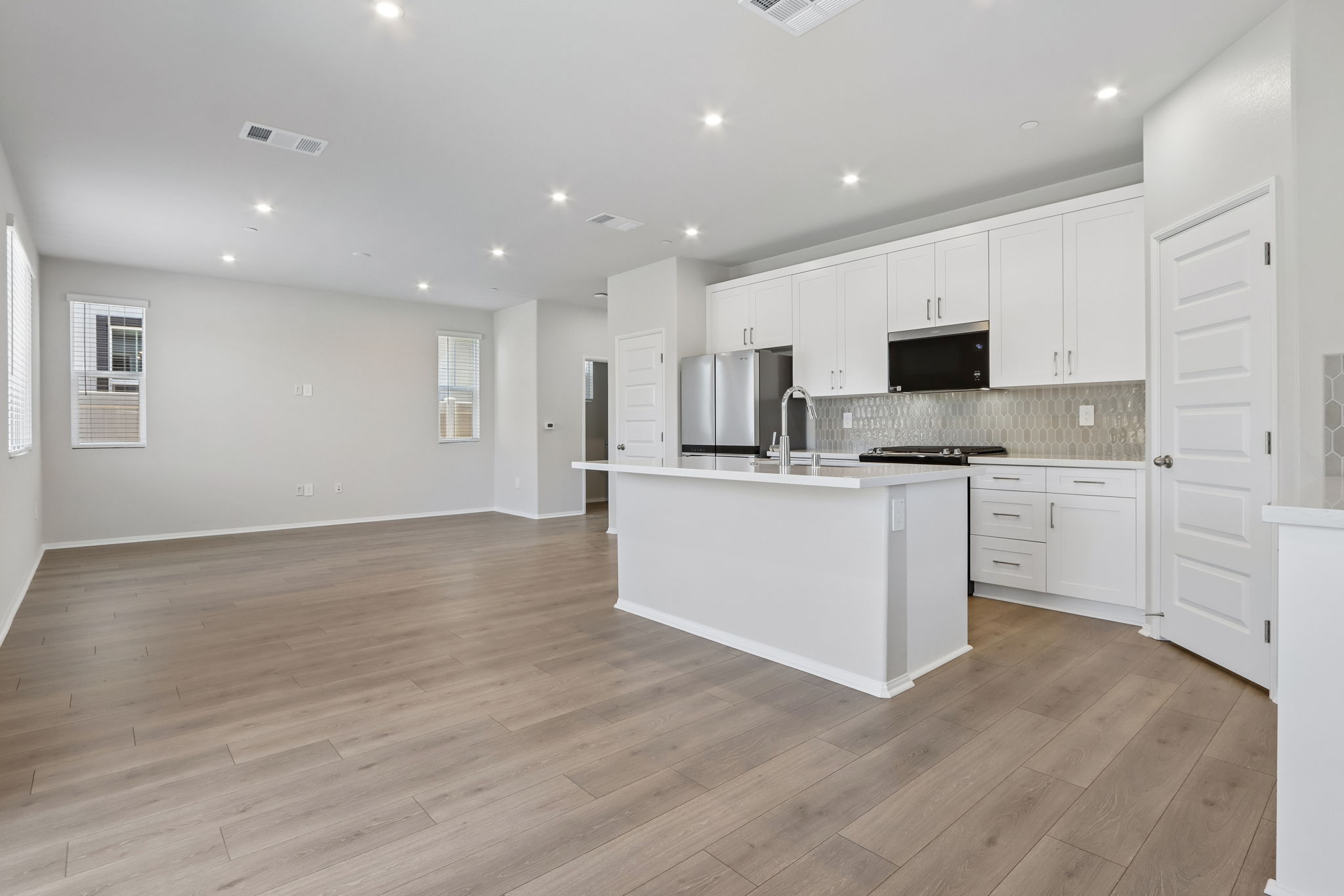 Socal - Prado - 28350 Via Alella Temecula CA 92591 - 010