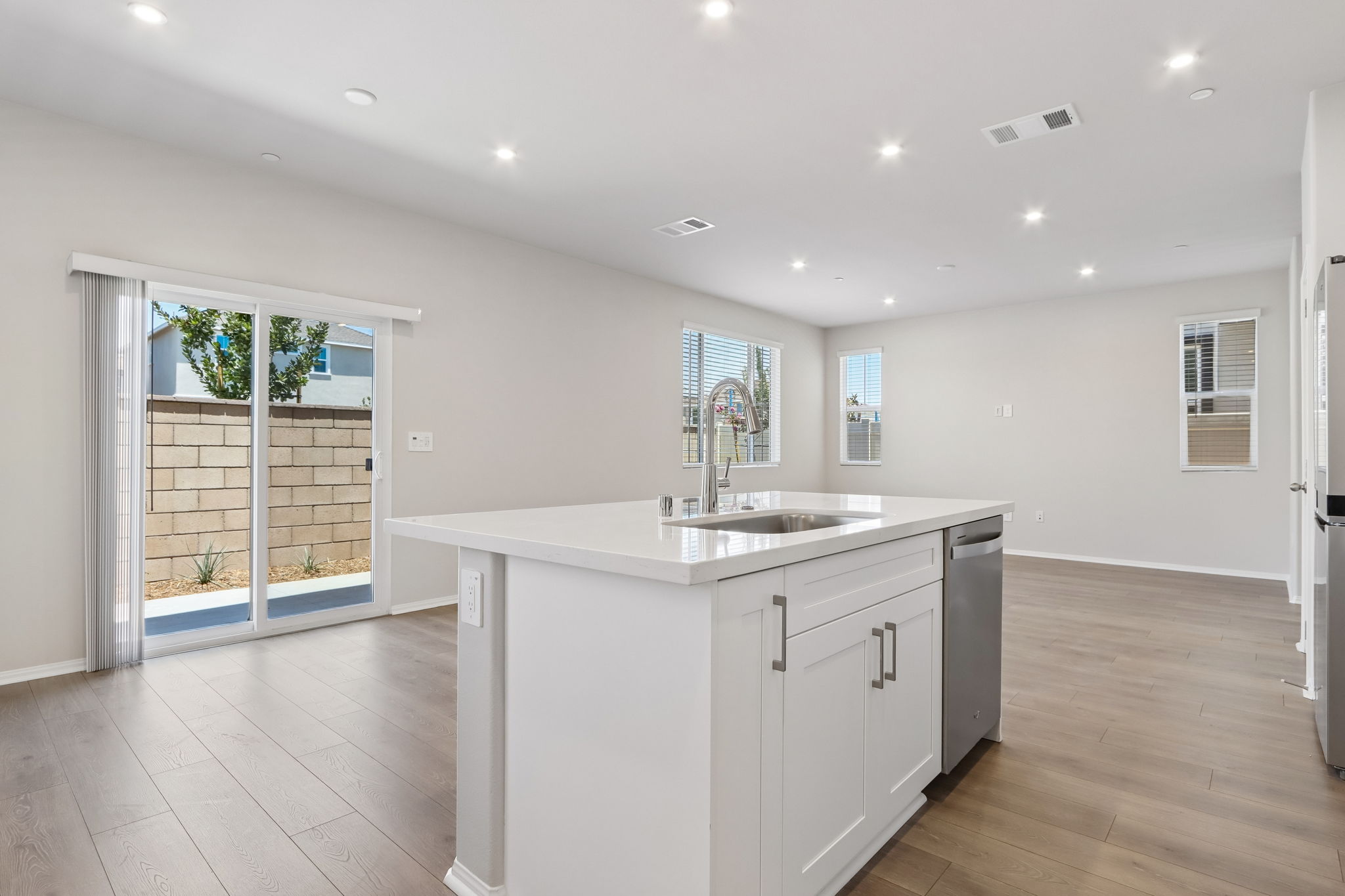 Socal - Prado - 28350 Via Alella Temecula CA 92591 - 015