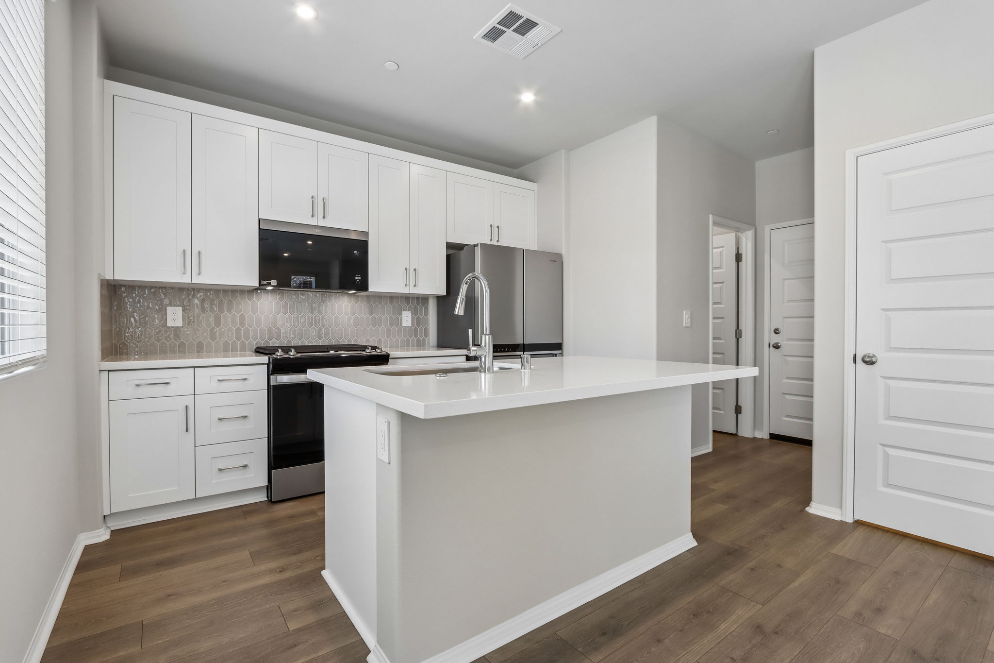Socal - Prado - 28353 Via Alella Temecula CA 92591 - 012