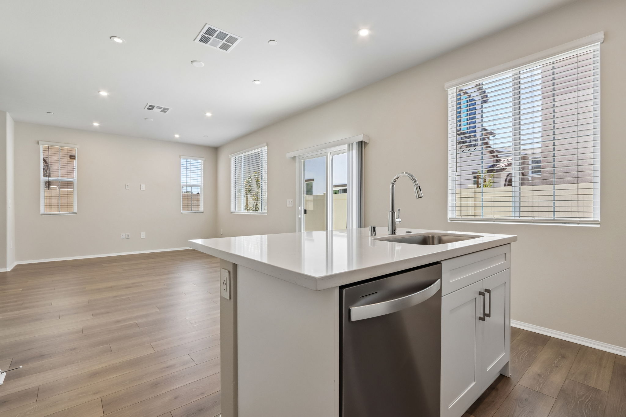Socal - Prado - 28353 Via Alella Temecula CA 92591 - 014