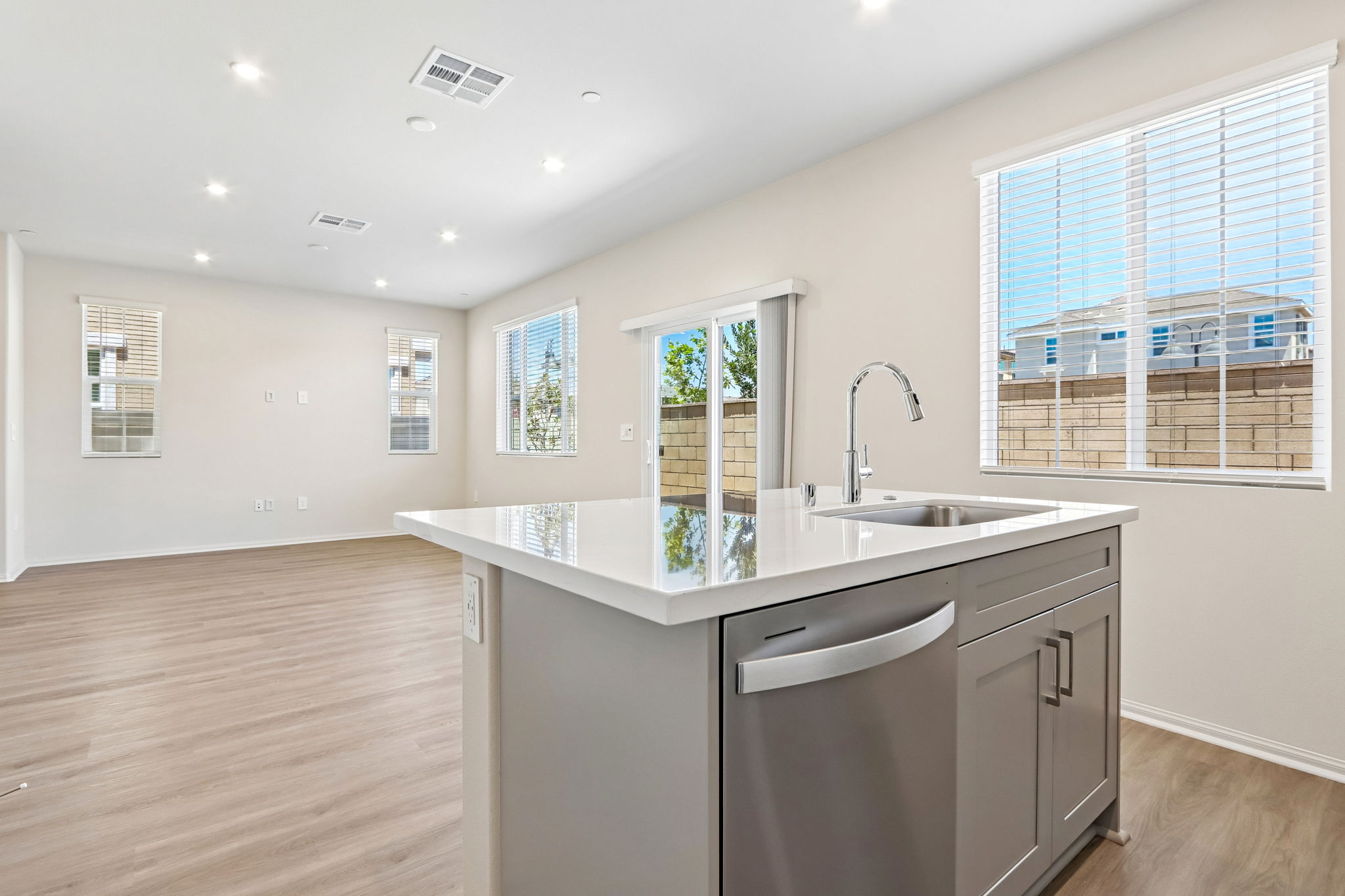 Socal - Prado - 28358 Via Alella Temecula CA 92591 - 012