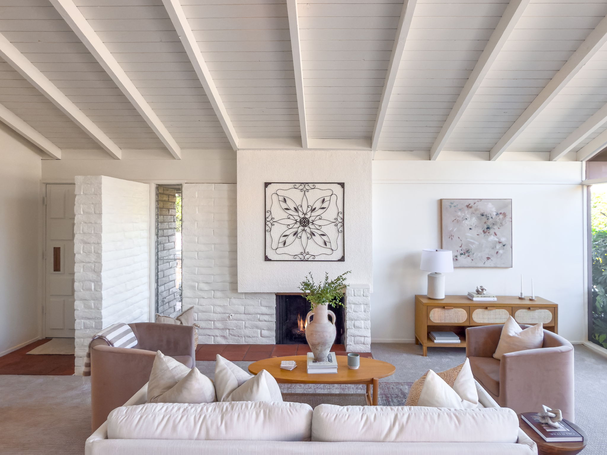 06 - Living Room