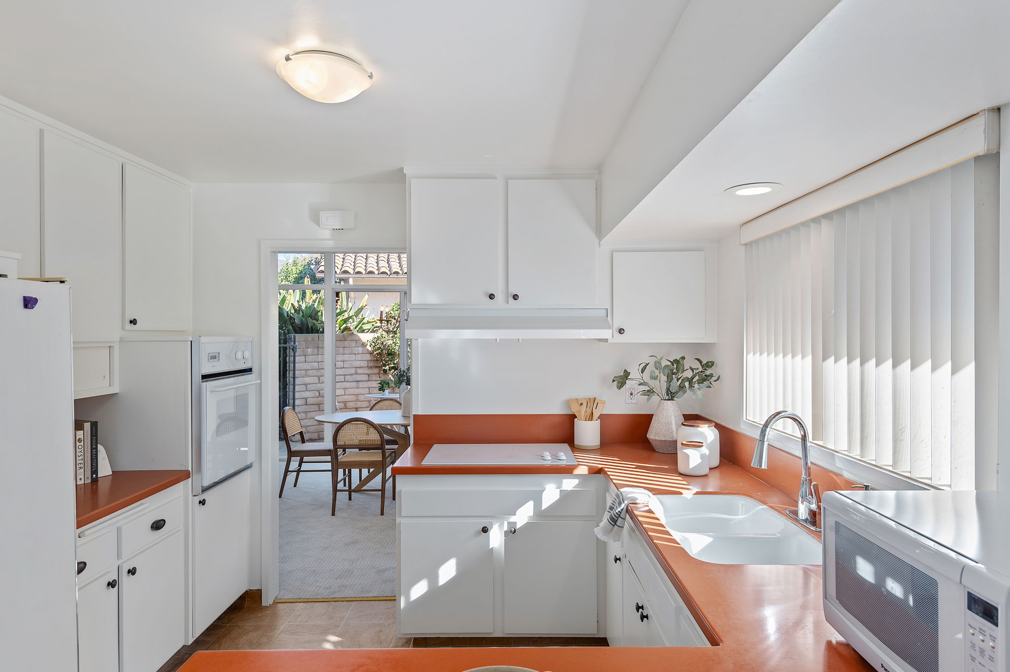 15 - Kitchen