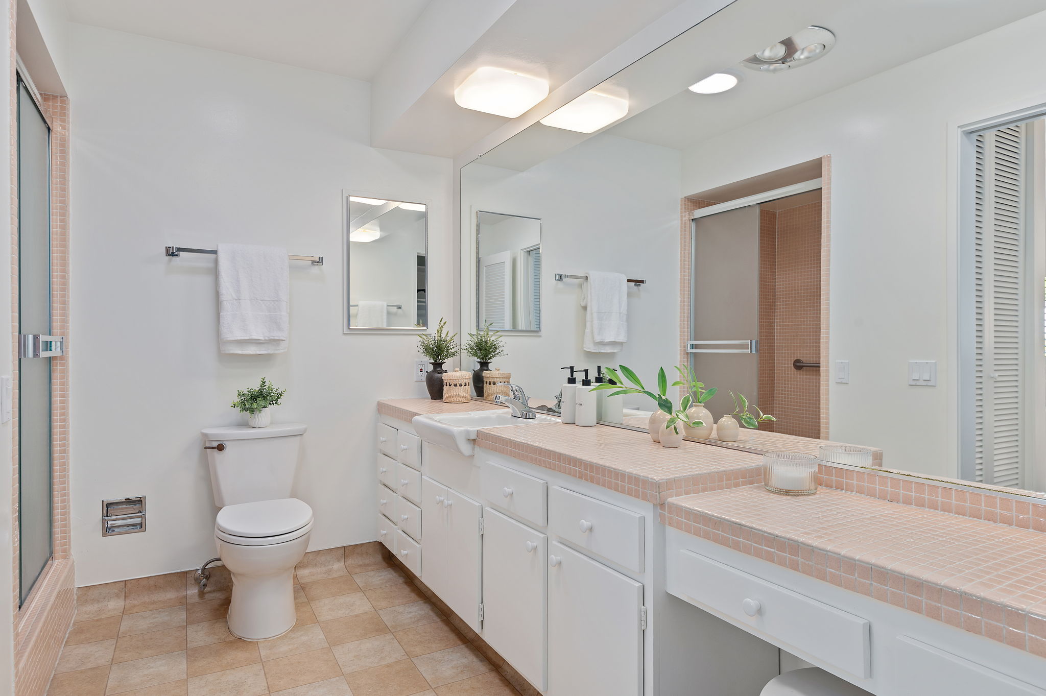 20 - Bathroom 1