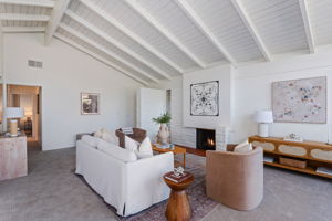 05 - Living Room