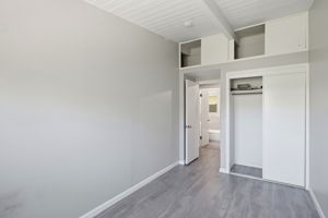 024_F8_28368 Rochelle Ave