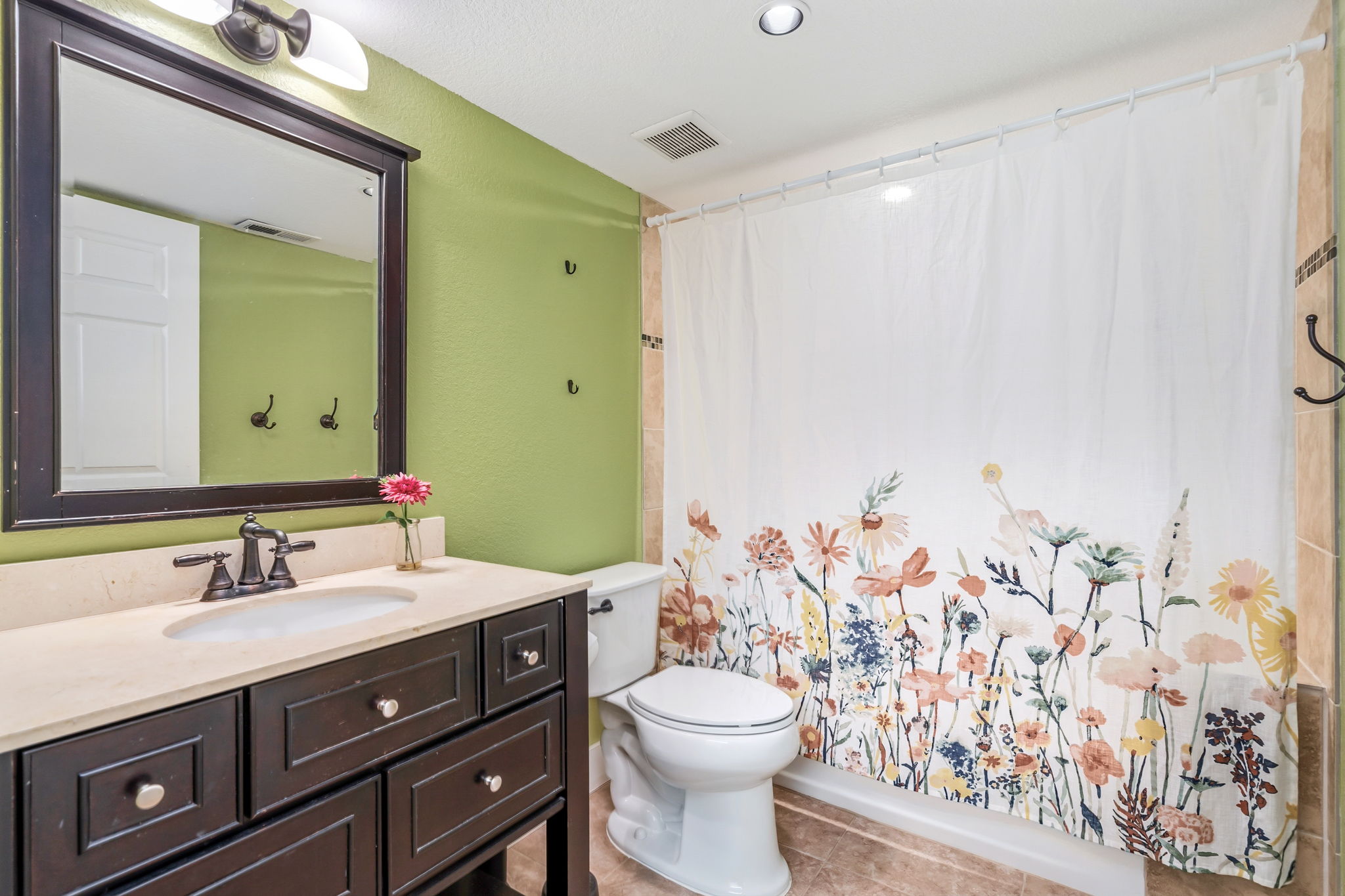 Hall Bathroom with Tub and Shower Combo Lower Level