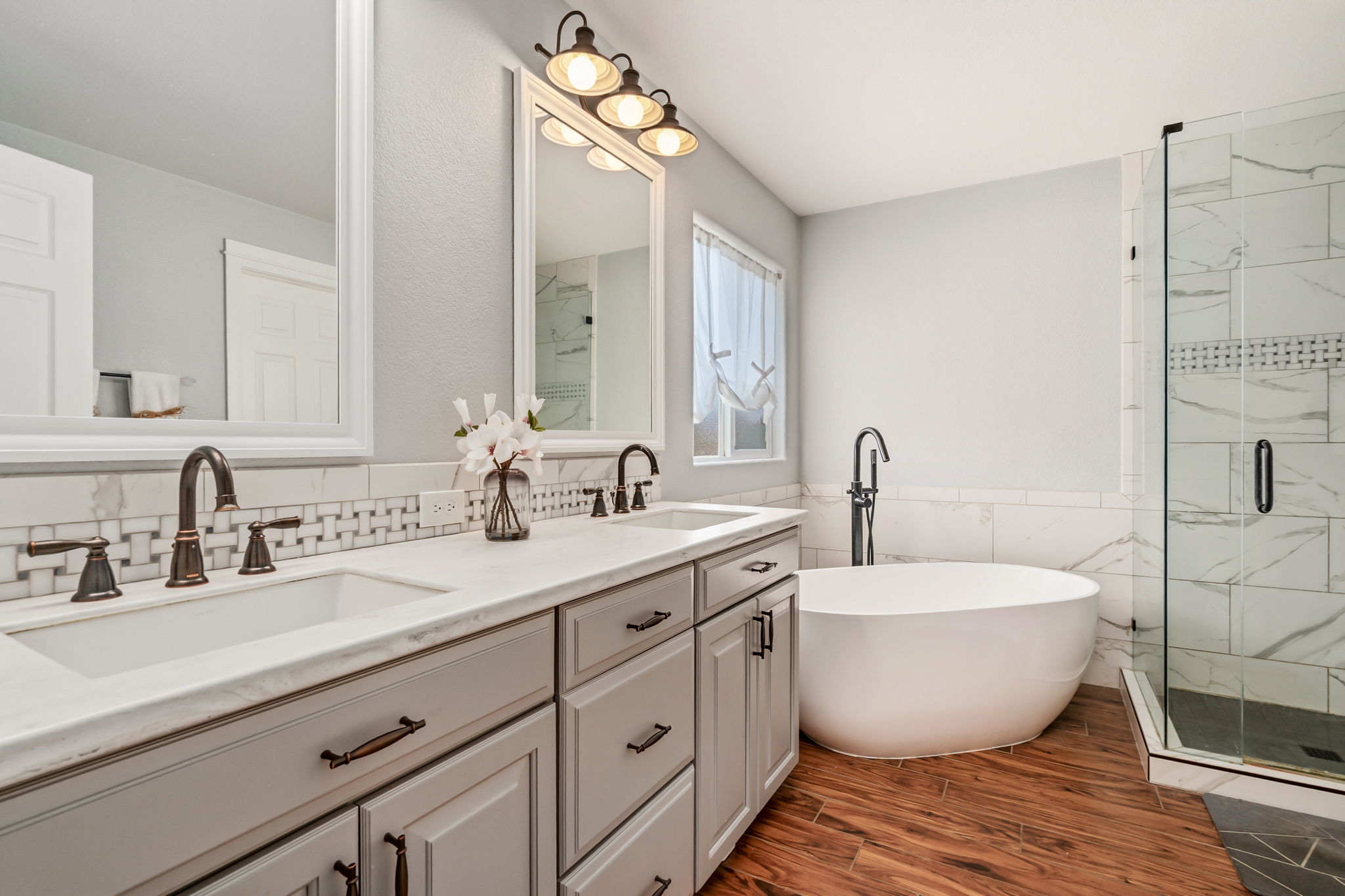 Gorgeous En-Suite Bathroom!