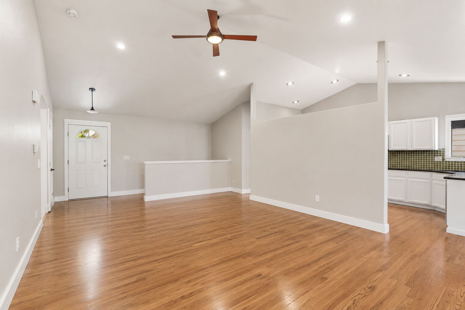 Vaulted Ceilings and Open Concept