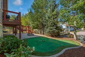 Your own private putting green! How fun!!