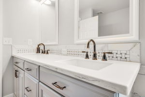 Double Vanity with Upgraded Finishes