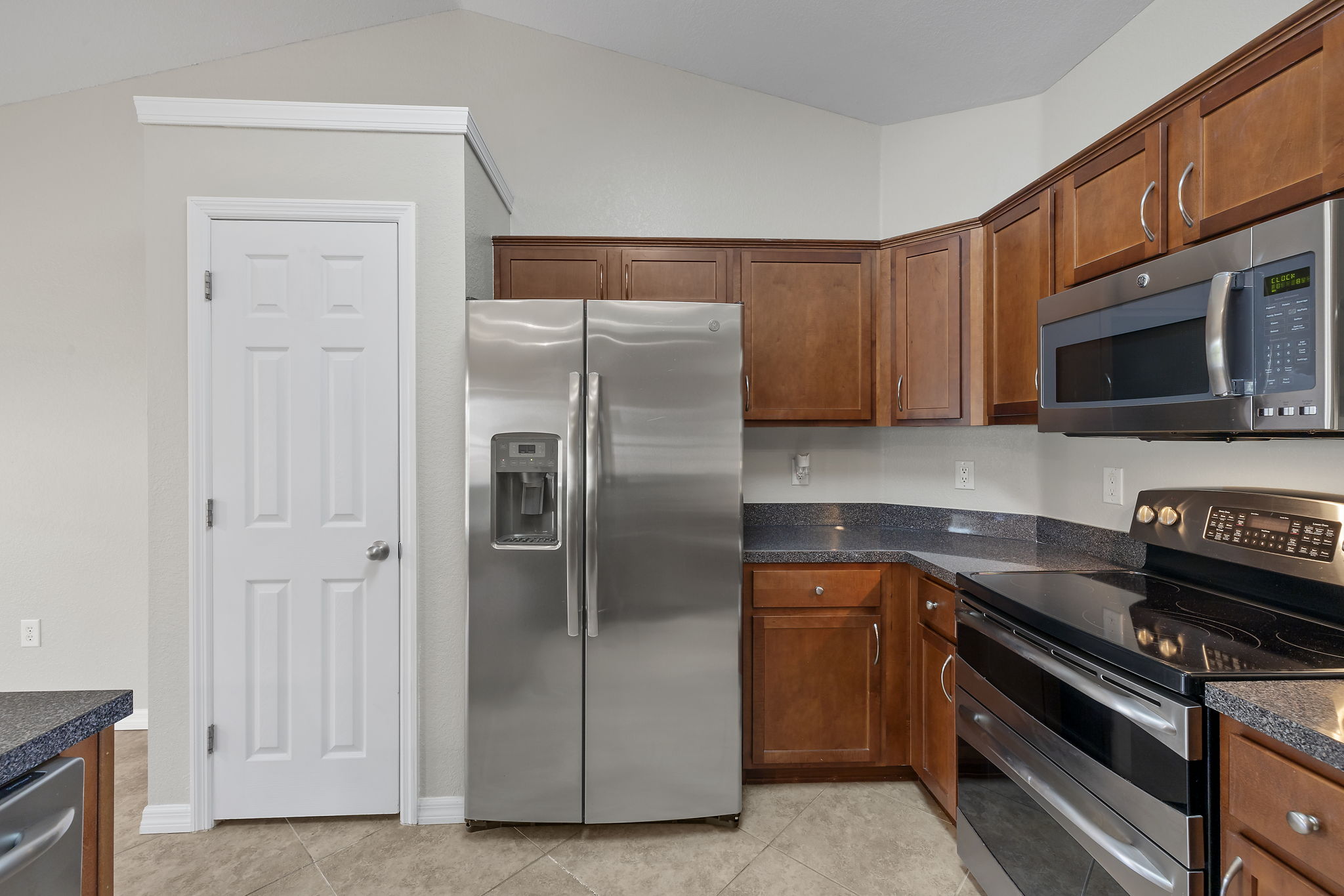 Kitchen with granite & stainless